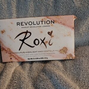 Revolution Roxi Highlight and Contour Palette - Pink and Gold